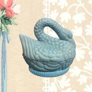 Vintage L.E. Smith Blue Milk Glass Swan Covered Dish Candy Trinket